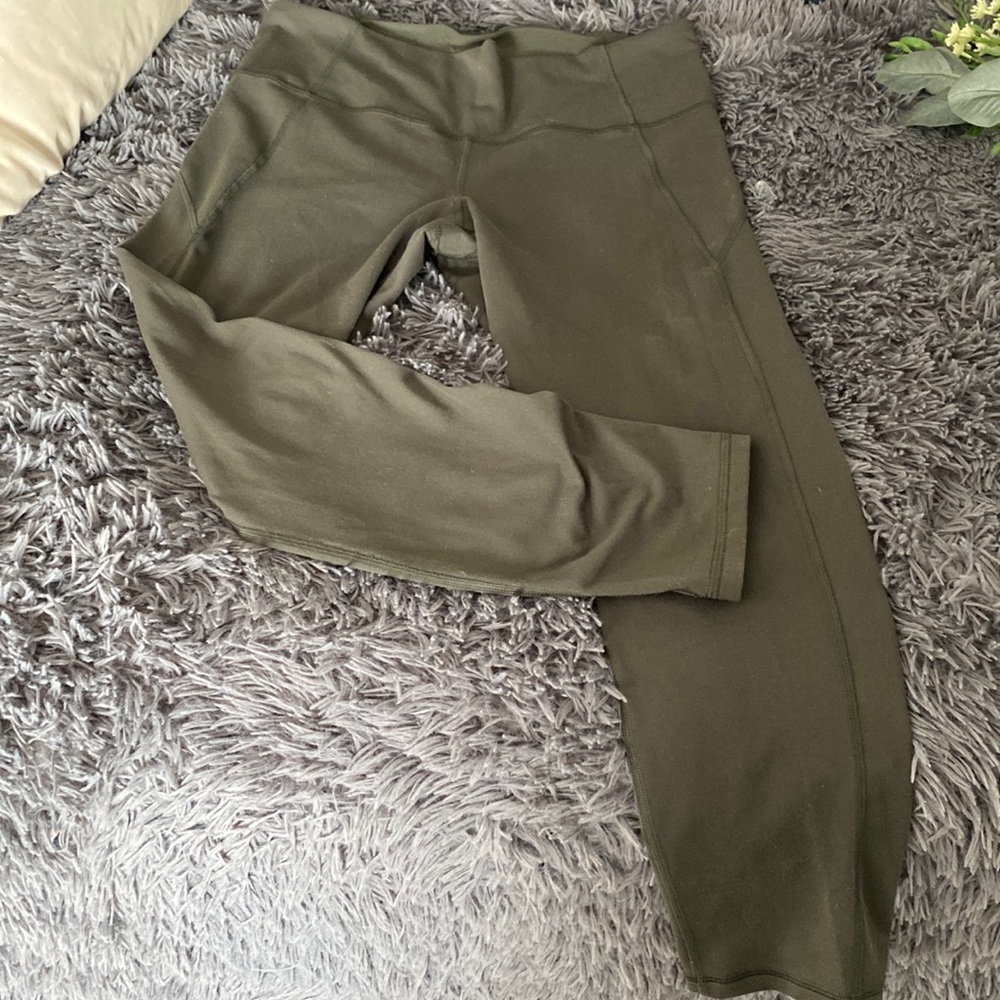 UA Dark Green 7/8 leggings